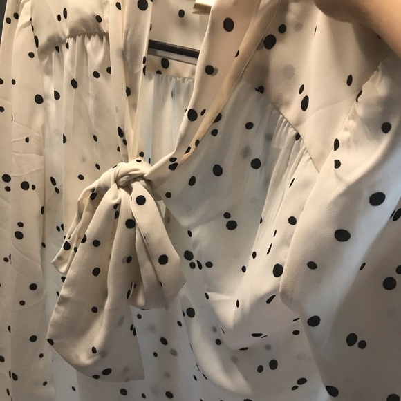 Bundle 4/25 Classy Loft blouse - Picture 2 of 3